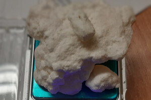 Zdjęcie przedstawia zabezpieczone narkotyki