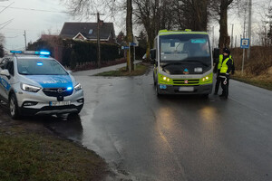 Zdjęcie przedstawia kontrolę drogową w gminie Dywity.