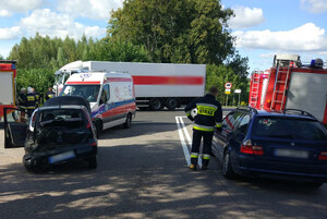 Zdjęcie przedstawia zdarzenie drogowe na DK 16.