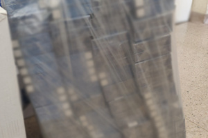 Zdjęcie przedstawia zabezpieczone nielegalne papierosy.