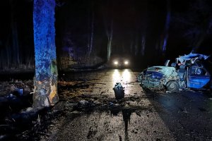 Zdjęcie przedstawia miejsce wypadku drogowego na trasie Biskupiec - Bredyki.
