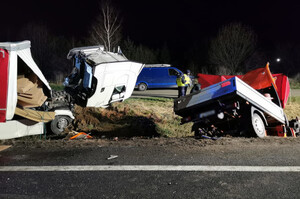 Zdjęcie przedstawia miejsce tragicznego wypadku drogowego.
