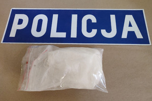 Zdjęcie przedstawia zabezpieczone narkotyki.