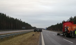 uszkodzony pojazd biorący udział w zdarzeniu drogowym