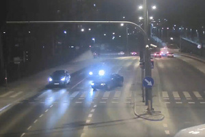 Zdjęcie przedstawia ruch uliczny.