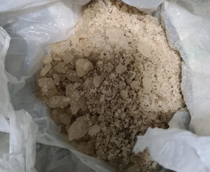 Zdjęcie przedstawia zabezpieczone narkotyki.