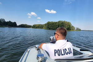 Policyjna łódź motorowa - służba na wodzie