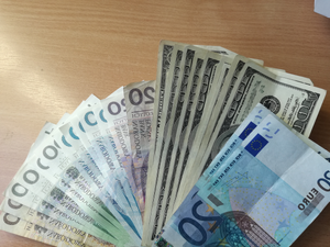 Wachlarz z pieniędzy