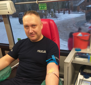 Policjanci włączyli się w akcję krwiodawstwa.