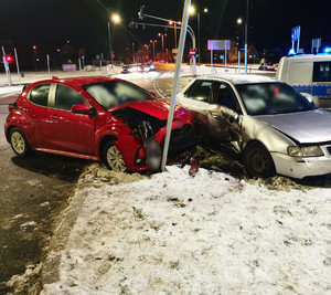 Zdarzenie drogowe  na skrzyżowaniu ulic Wyszyńskiego i Pstrowskiego.