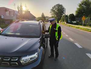 zdjęcie przedstawia policjantów podczas działań Trzeźwy poranek